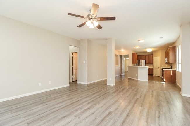 Photo - 443 Oak Chase Dr