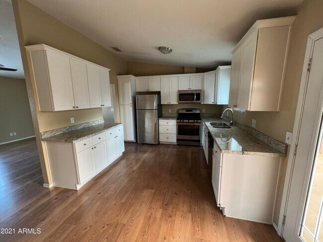 Photo - 4043 E Holmes Ave