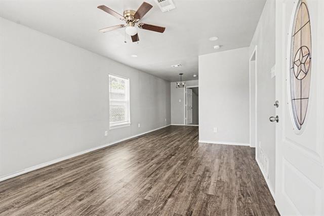 Photo - 2475 Volga Ave