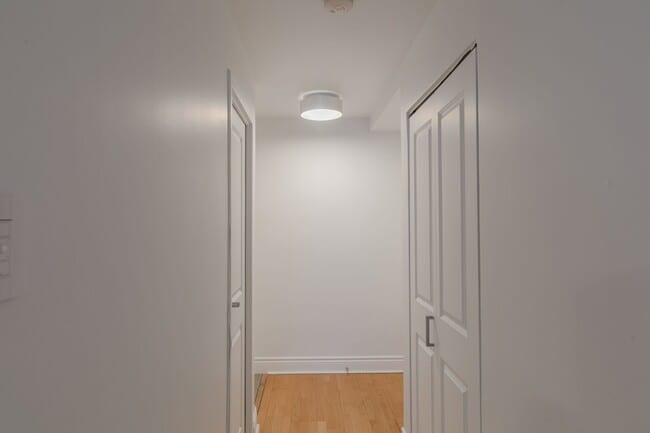 Photo - 3460 Rue Durocher Unit 205