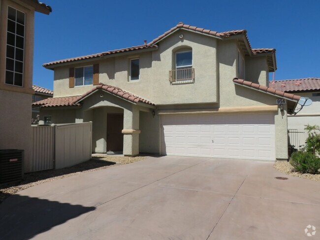 Building Photo - Great 2-Story Home