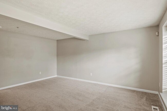 Photo - 8755 Thornbrook Dr