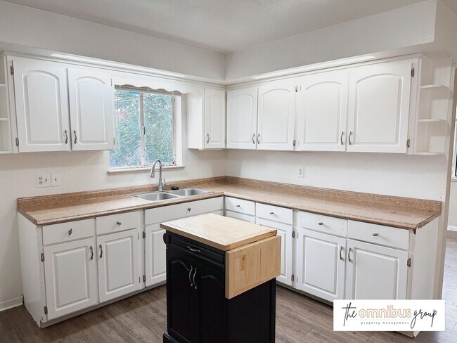 Building Photo - Hazel Ct Unit #1