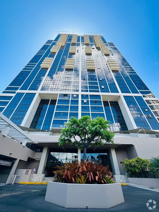 Building Photo - 2 Bedroom ,2 Bathroom, 2 Parking Condo (Ke... Unit 4002