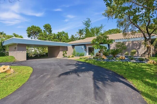 Photo - 291 Shore Dr E