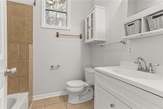 Photo - 3324 Baudin St