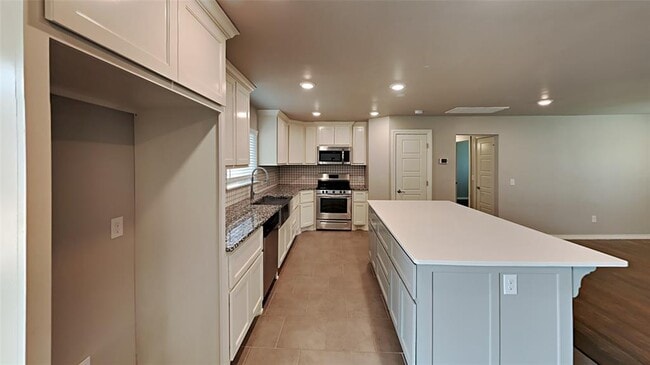 Photo - 1409 E Covell Rd