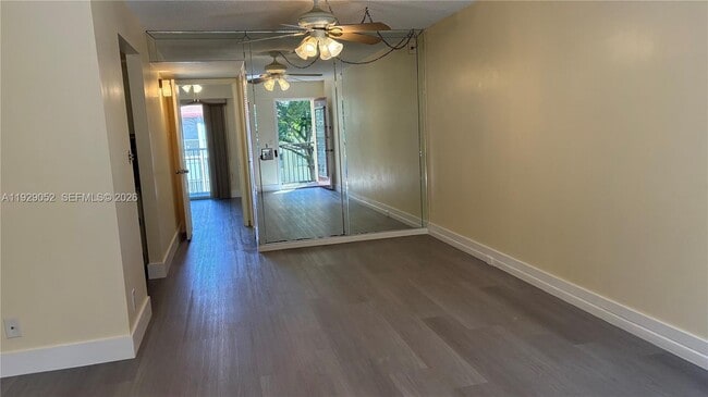 Photo - 200 SW 132nd Way Unidad 313L