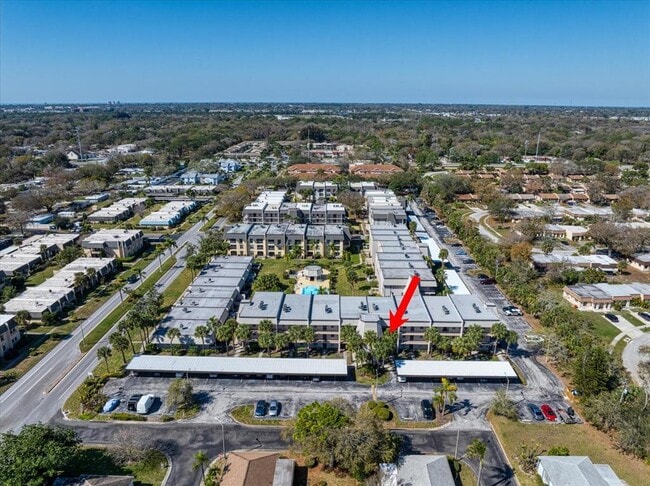Building Photo - 8693 Bardmoor Blvd Unit 205