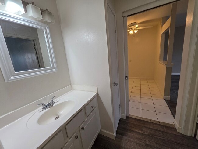 Photo - 3069 Oakland