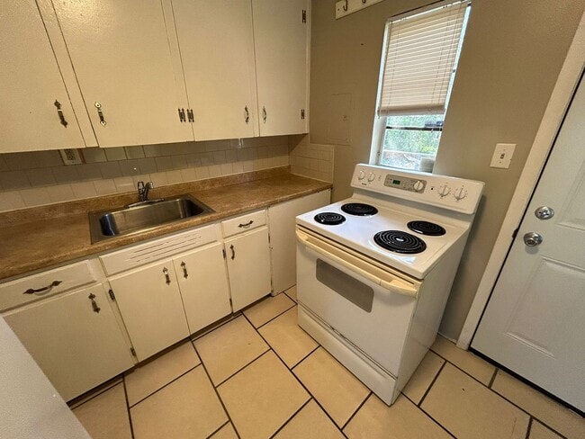 Photo - Bungalow in Central Gulfport