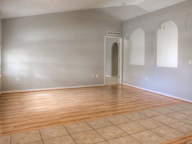 Photo - 744 Westcliffe Dr