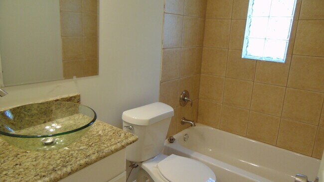 Photo - 1051 Grant Way SE