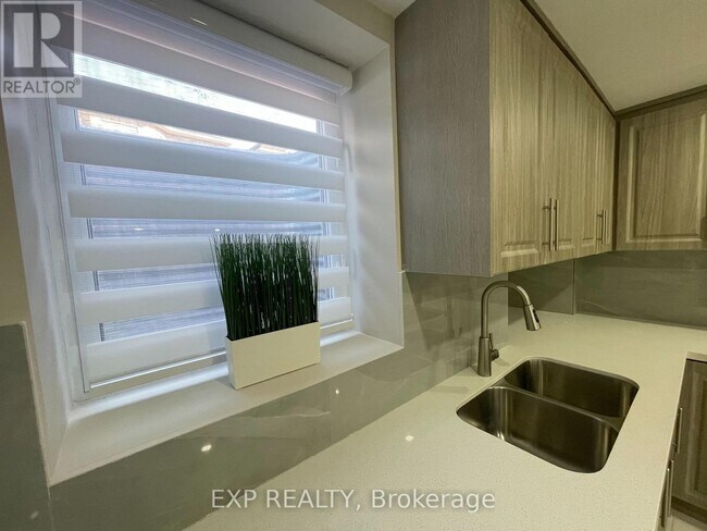 Photo - 1396 Kidlington Gate