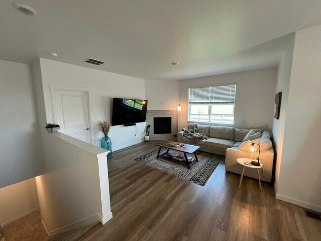 Photo - 1858 Mount Monroe Dr