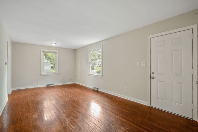 Photo - 1710 Westhill Rd