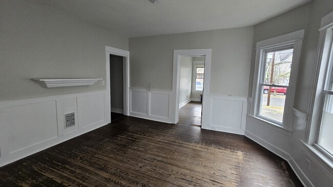 Building Photo - 1165 Noble Ave Unit 1