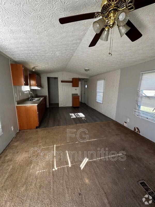 Building Photo - 1790 Breezewood Dr Rental