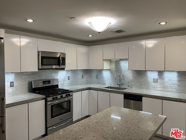 Photo - 1730 Sawtelle Blvd Unidad 305