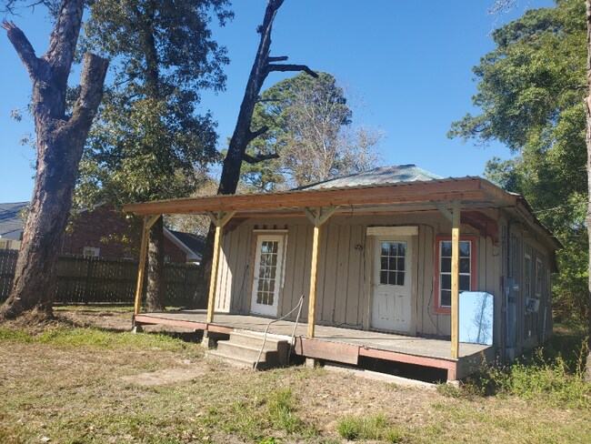 Photo - 614 W 4th Ave