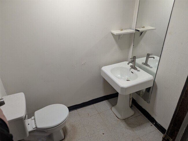 Photo - 2911 Watson Blvd Unit 1