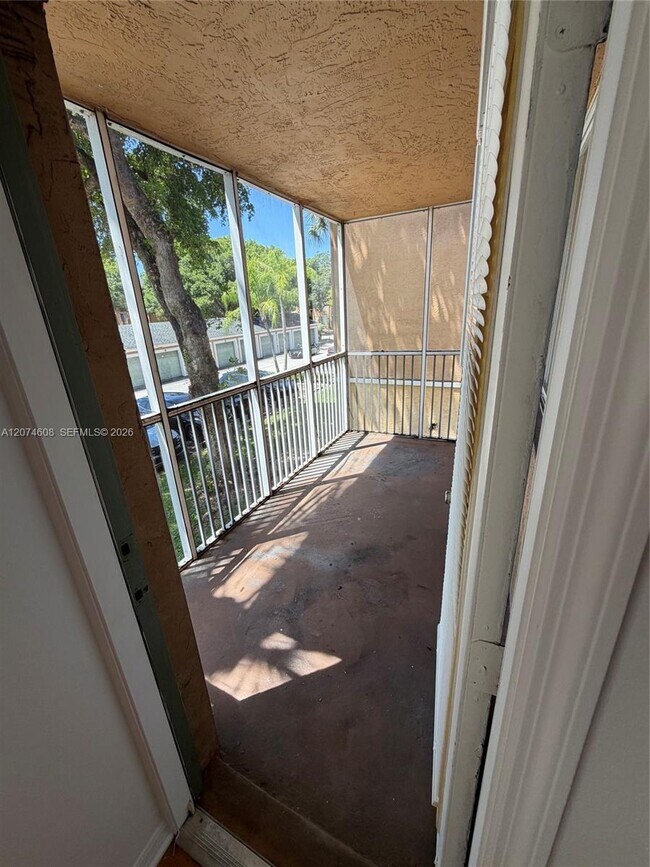4015 W McNab Rd Unidad D209