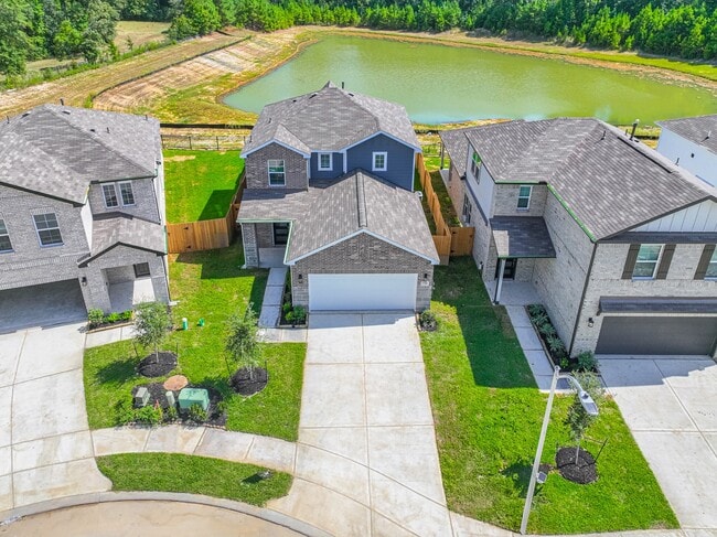 Building Photo - 7762 Bergamot Cir