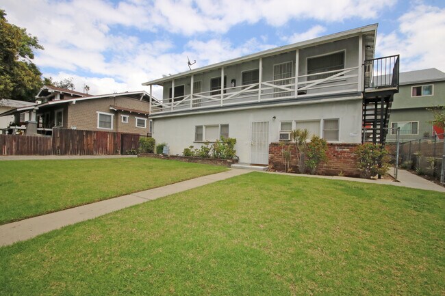 Photo - 1310 N Marengo Ave Unidad 1