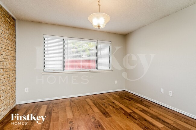 Photo - 2661 Claremont Dr