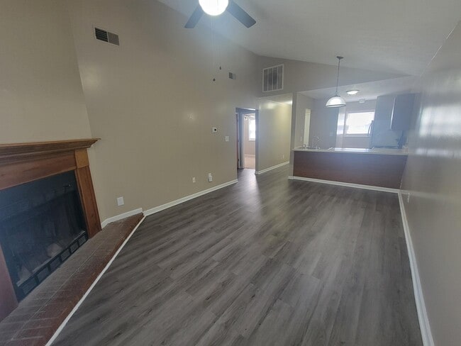 Photo - 3388 Royal Wood Rd