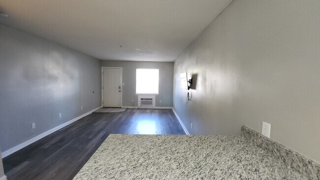 Photo - 115 Shell Ave SE