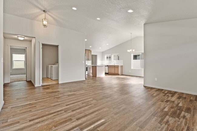 Building Photo - Luxury 3 Bed, 2 Bath Rancher in Spokane Va... Rental