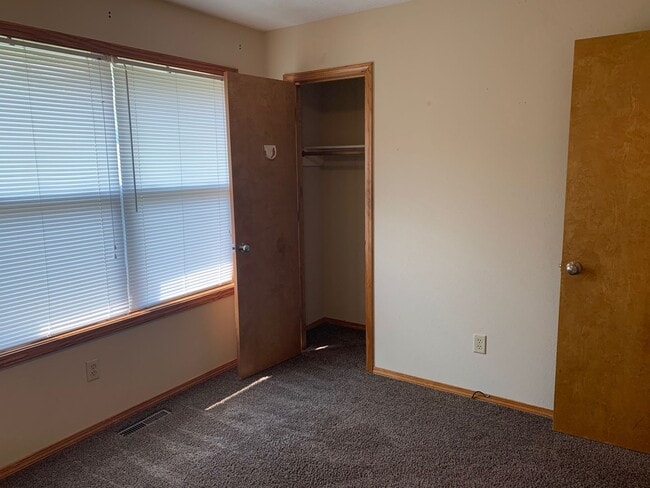 Photo - 3845 W Roxbury St