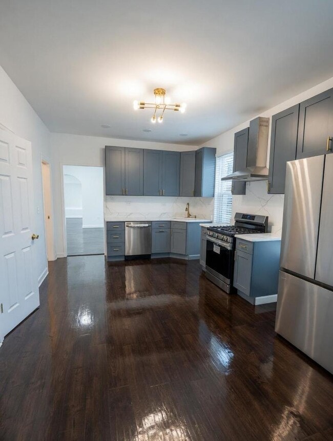 Photo - 1439 W 16th St
