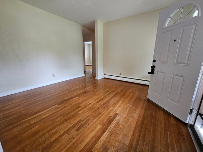 Photo - 1739 Hancock Ave