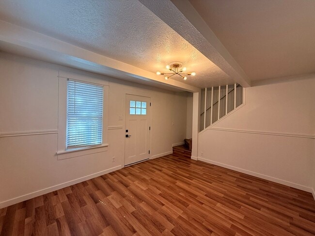325 Santa Clara Ave