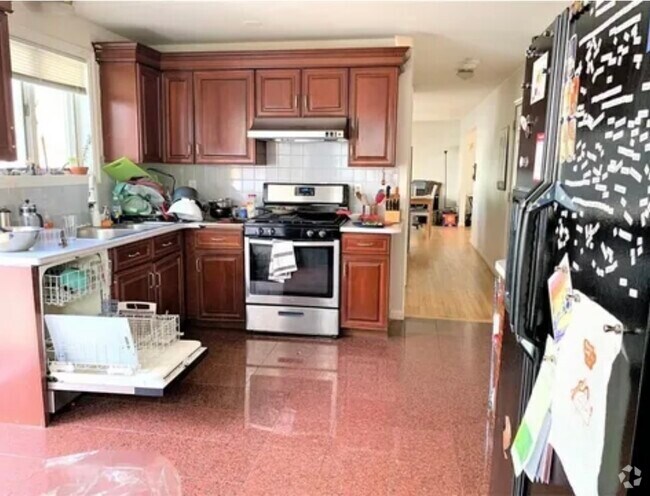 Building Photo - 309 Beacon St Unit . Rental