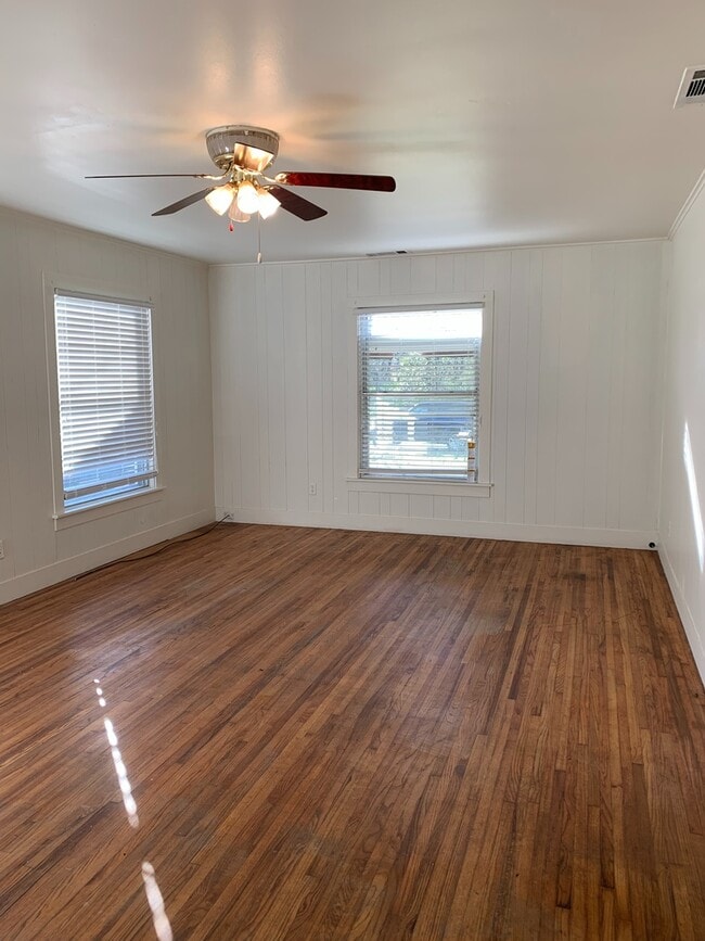 Photo - 3/2 fence yard kilgore pet friendly