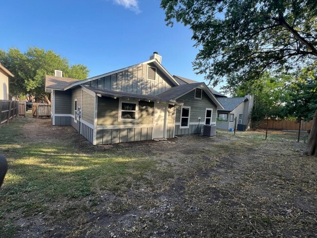 Building Photo - 8015 Copper Trail Dr Rental
