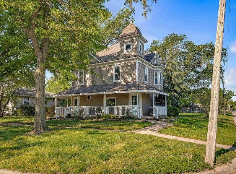 Photo - 127 N Adams St House