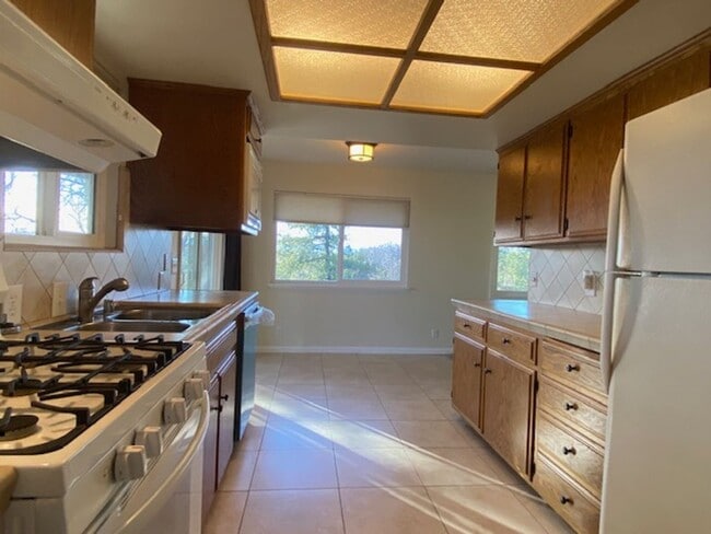 Photo - Beautiful 2 Bedroom/2 Bathroom Home with a Great Room, Fireplace and access to shared swimming pool