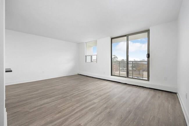 Photo - 160 Market St