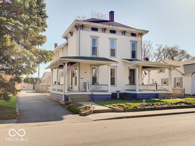 Building Photo - 345 E King St