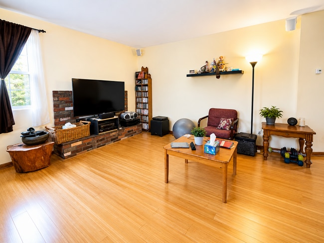 Photo - 296 Birchwood Dr N
