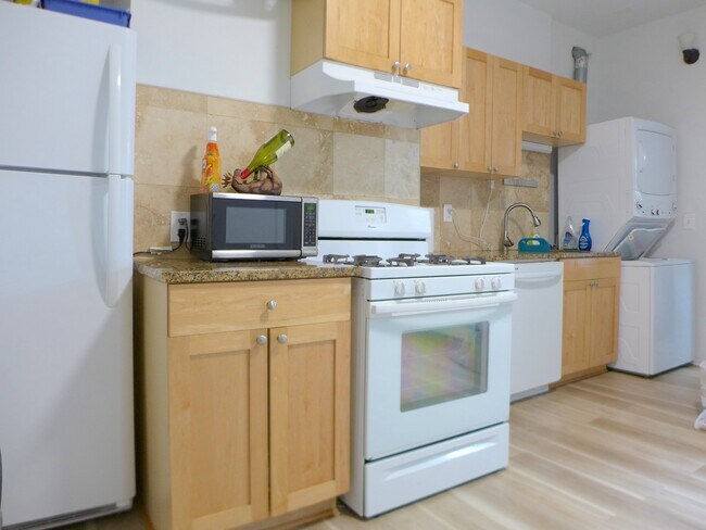 Photo - 226 Windsor St