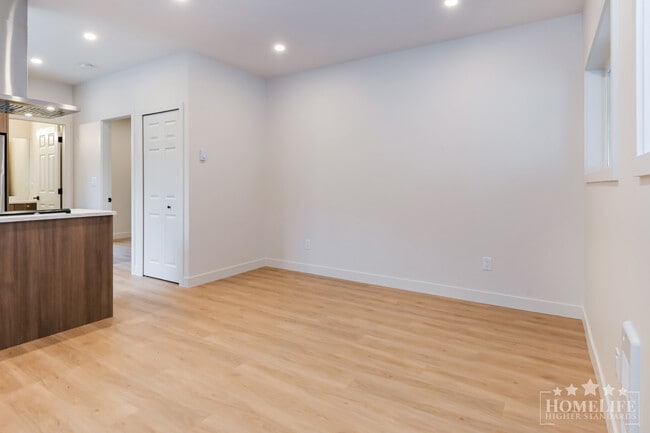Photo - Brand New 1 Bedroom Ground Level Suite in Quiet Cloverdale Neighbourhood Unité Garden Suite