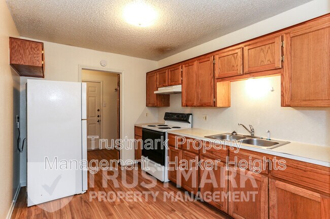 Photo - 220 Gibson St Unit B
