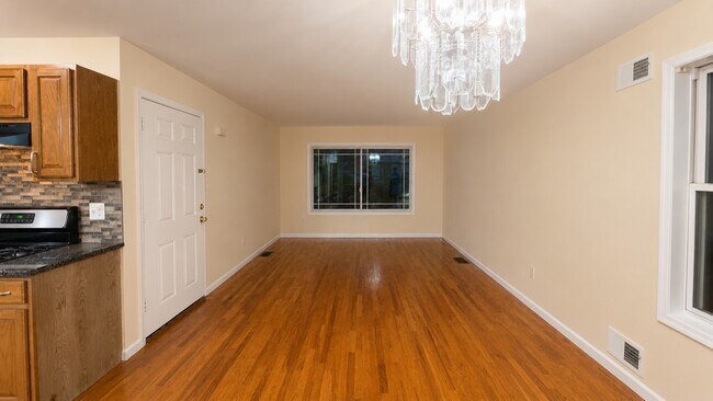 LIVING ROOM - 226 Bond St Unit APT 1