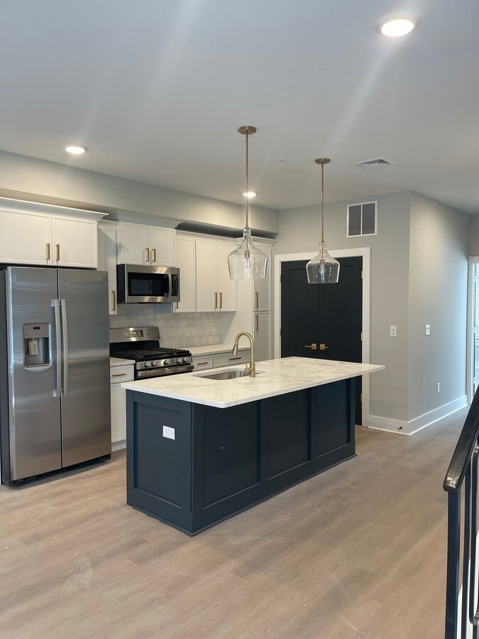 Photo - 7517 Ridge Ave