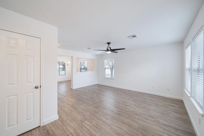 Photo - 1600 Big Thicket Dr